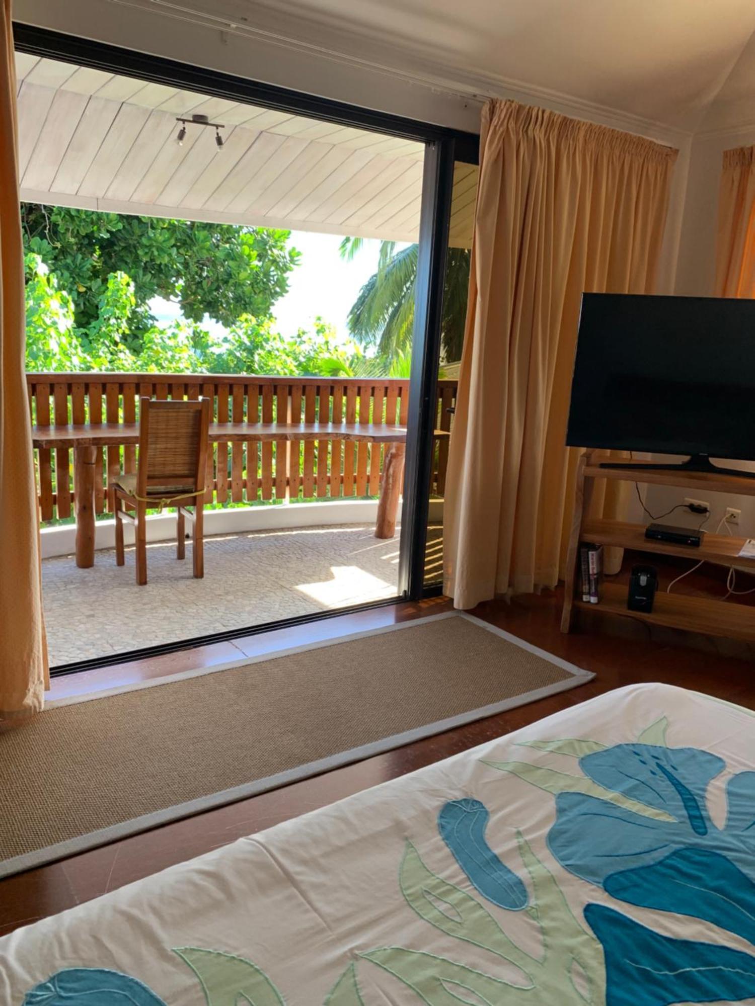 Fare Hotu Punaauia Bord De Mer Exterior photo